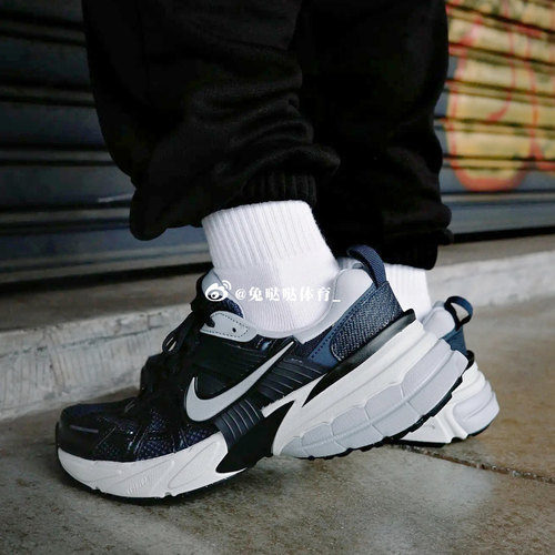 耐克 Nike男子V2K RUN复古轻便休闲运动鞋老爹鞋跑步鞋HJ4497-400