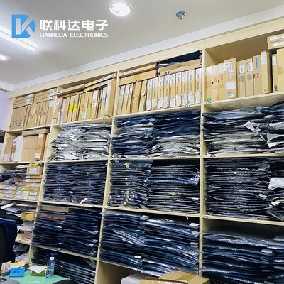 ADUM2401BRWZ ADUM2401BRW 数字隔离器芯片 封装SOP-16 全新原装