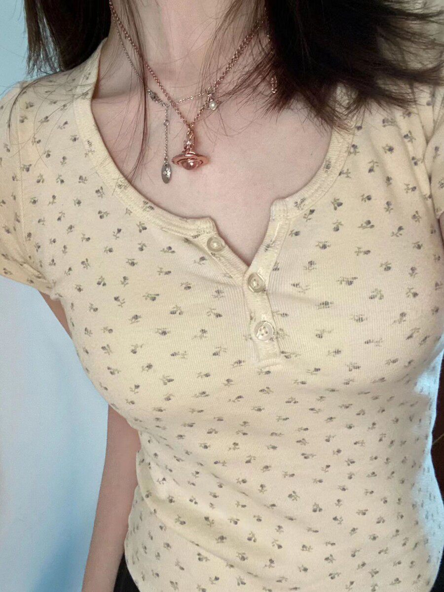 RETRO SMALL FRESH FLORAL SHOULDER SHORT SLEEVE T-SHIRT WOMENS SUMMER 2024 NEW PURE LUST STYLE SWEET AND SPICY TRIM TOP INS