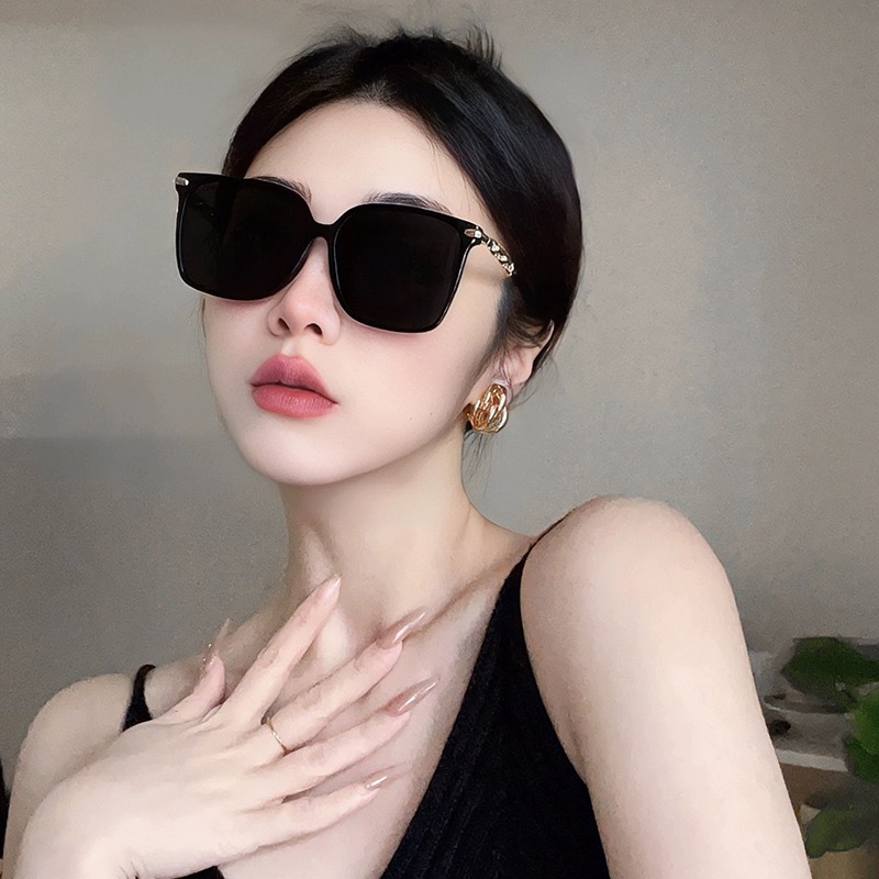 2025新款网红时尚大框链条墨镜女