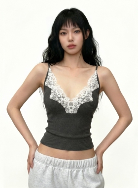 EILOVE 性感纯欲蕾丝拼接低胸v领吊带女辣妹修身外穿无袖针织背心