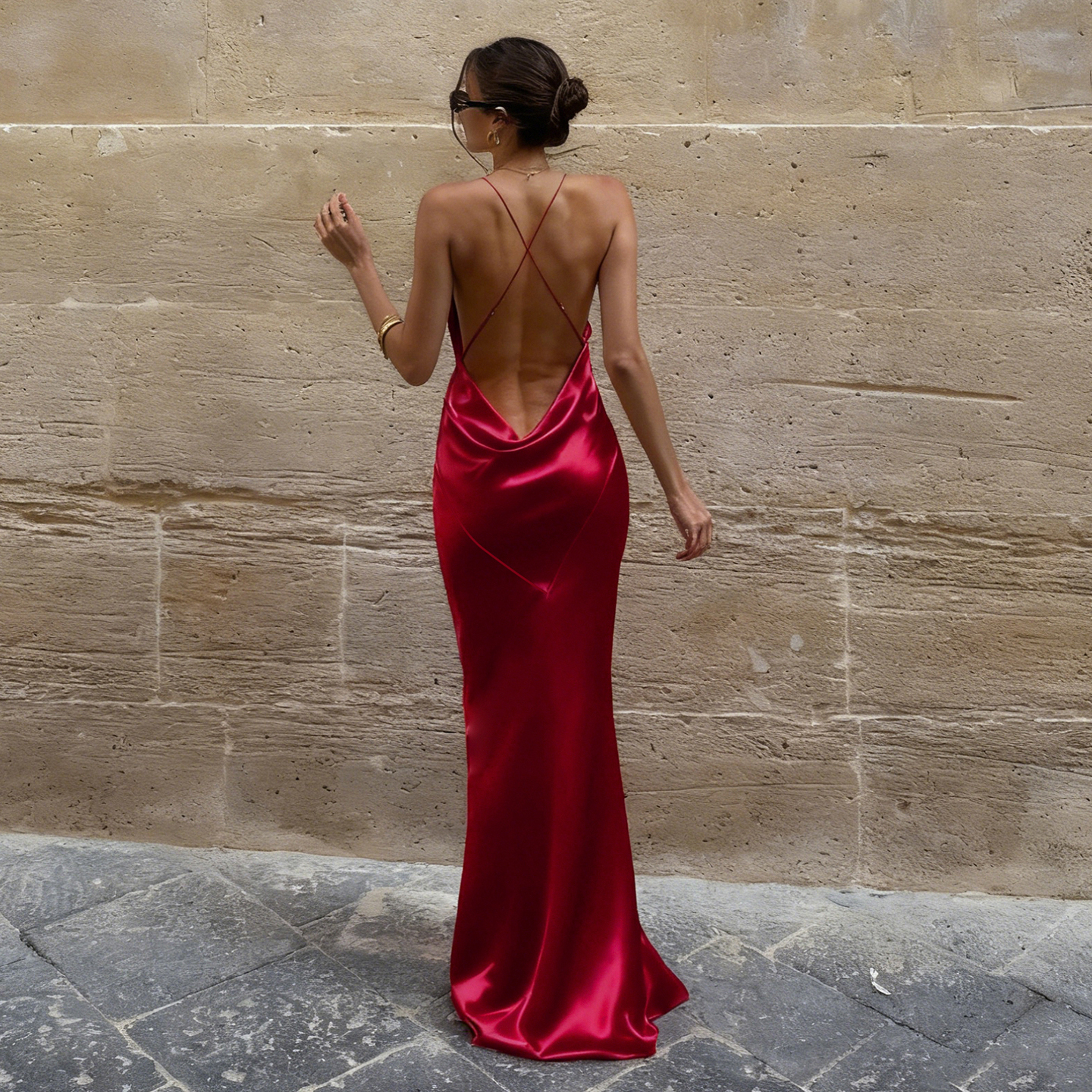eilove高级感红色哑光缎面吊带连衣裙女性感深v大露背包臀鱼尾裙
