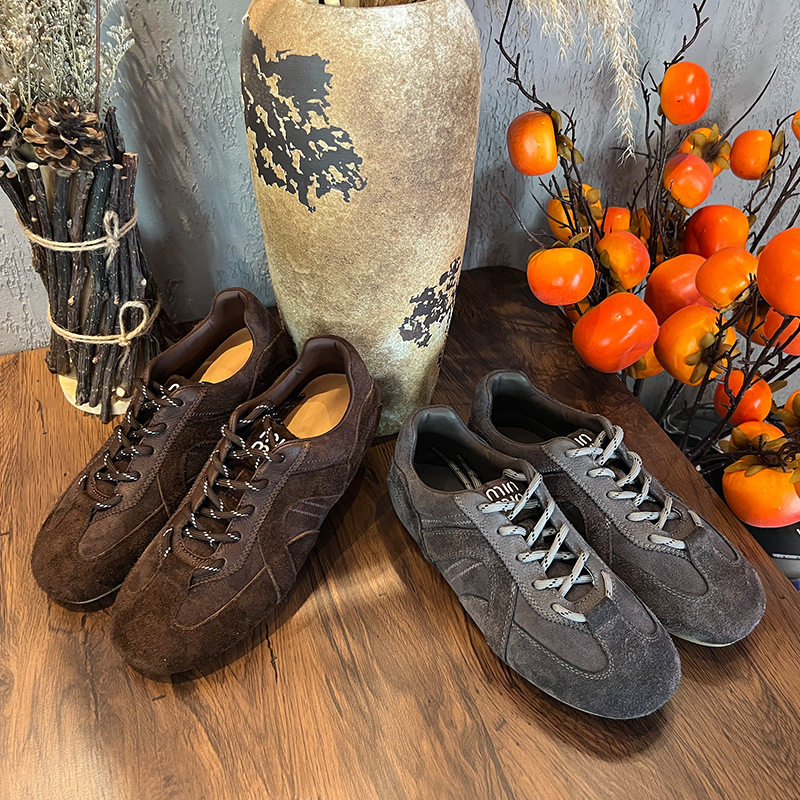 乌拉草猪皮鞋垫头层牛皮阿甘鞋女2025秋季新款平底德训鞋运动休闲