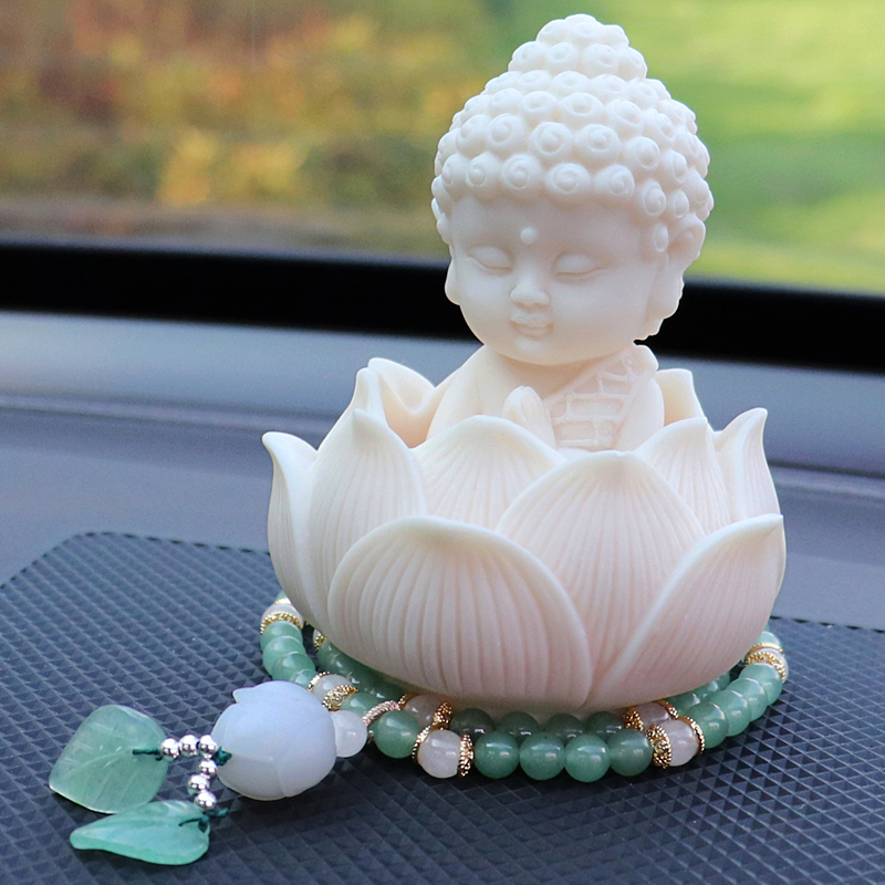 汽车中控台摆件小佛莲花国风2024新款高档车内装饰品车载平安大气