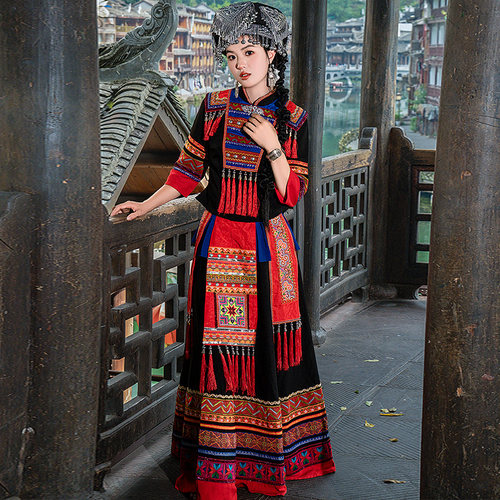 瑶族服装女棉布广西少数民族
