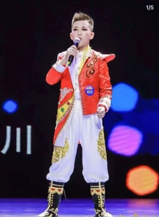 快乐阳光男童新疆维吾尔族撒拉花儿《昆仑放歌》《大漠星河》