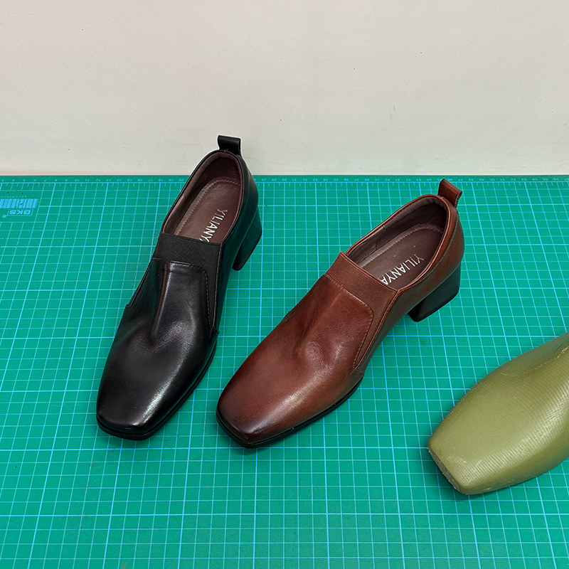 水洗牛皮深口单鞋女大码春季新款弹力带极简风粗跟手工小皮鞋子女,女鞋,深口单鞋,淘宝优惠券,粉丝福利购,淘宝优惠卷