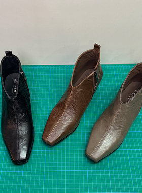 粗跟真皮短筒靴子女单靴中跟及踝靴大码复古小方头通勤不累脚女鞋