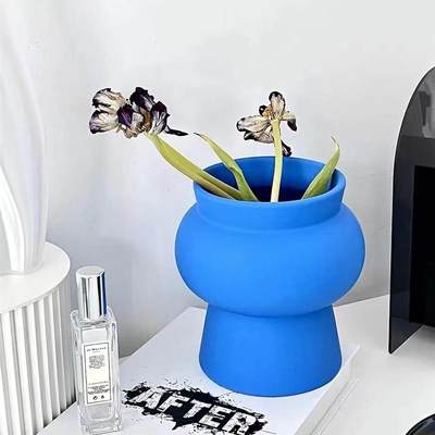 2023新款高档陶瓷花瓶克莱因蓝摆件艺术花插客厅家居创意摆件软装