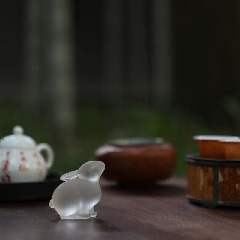 融明手工琉璃兔子压书纸茶桌置物茶席茶宠针置茶盘镇纸茶器配件