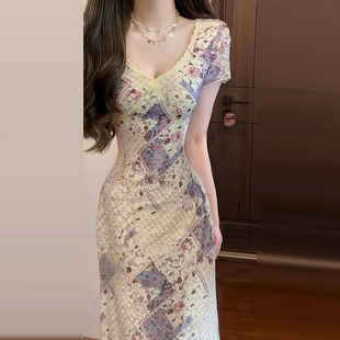 法式高级感碎花连衣裙子女夏季2025年新款小个子香风气质包臀长裙
