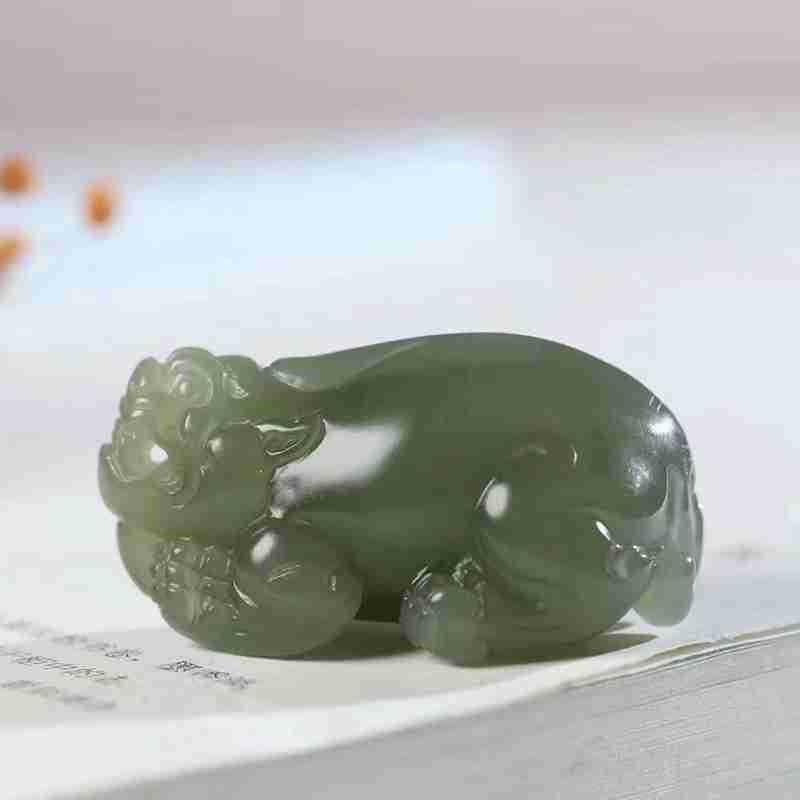 天然新疆和田玉供应链青海料老料湖水绿大富大贵玉石貔貅挂件送证