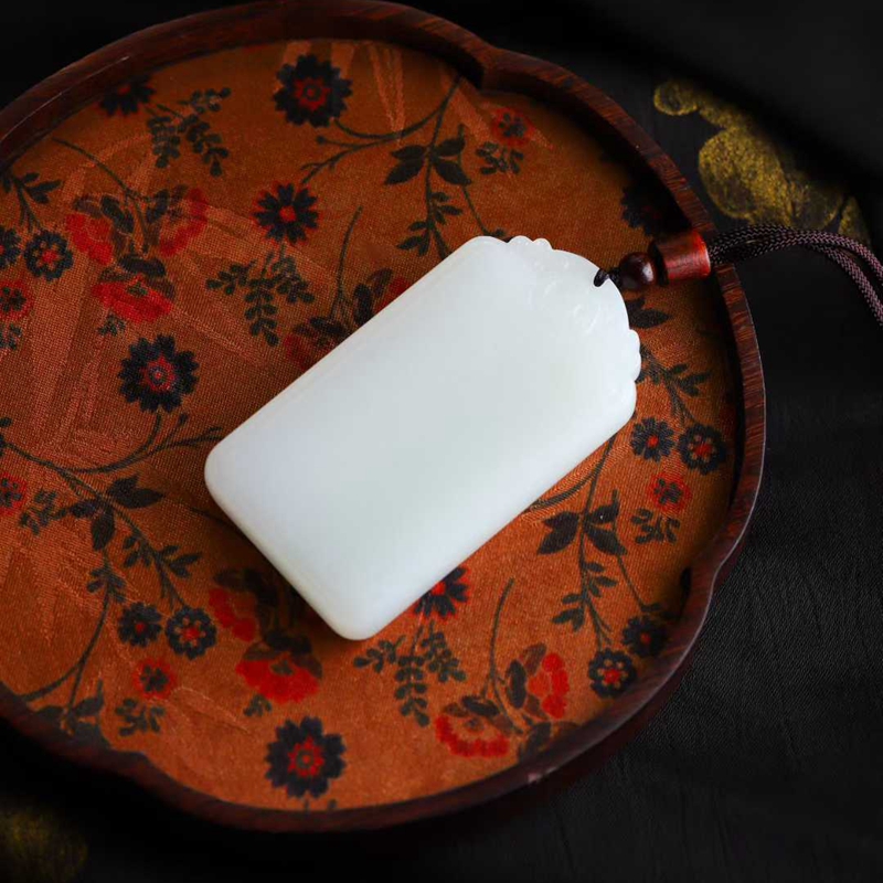 天然新疆和田玉玉器工厂店俄料羊脂级白玉简约款玉石平安牌吊坠