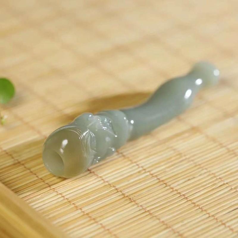 天然新疆和田玉玉器供应链且末糖料老料糖青玉玉石罗汉烟嘴工艺品