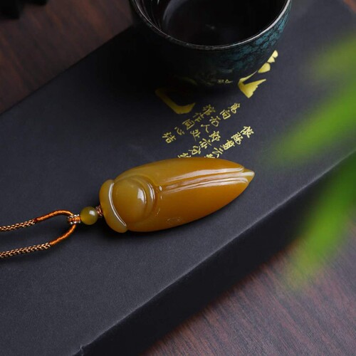 天然新疆和田玉玉器工厂店新疆且末料老料满糖色玉石知了吊坠挂件