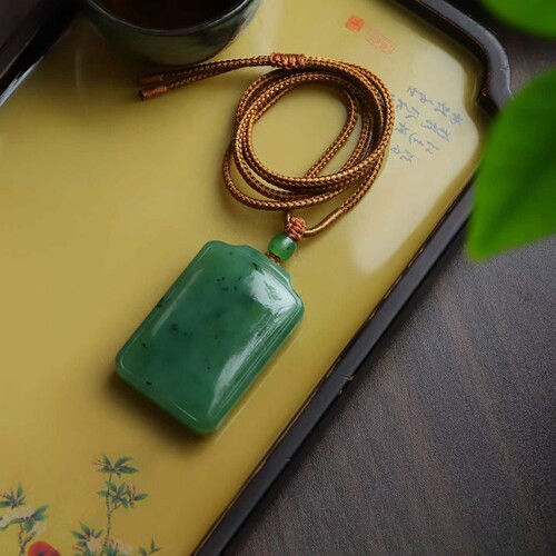 天然新疆和田玉玉器工厂俄料老料碧玉素面玉石平安牌吊坠挂件带证