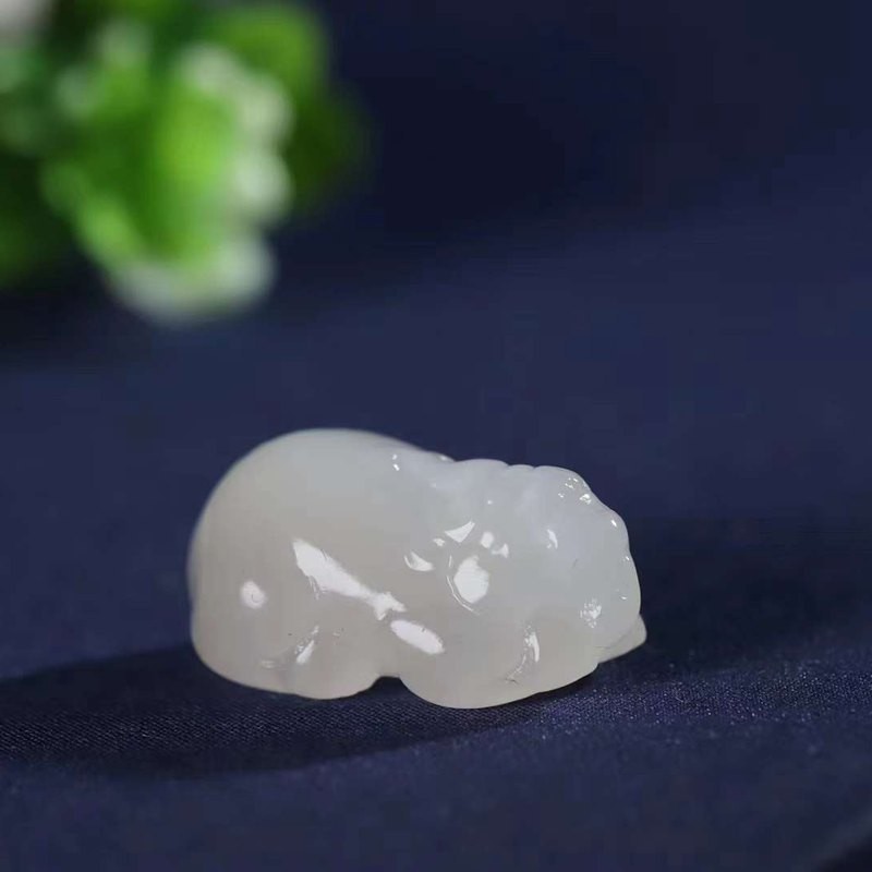 冰藕粉青海料貔貅吊坠