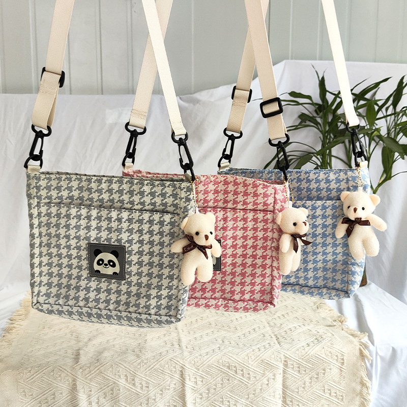 可爱小包包女2026新款潮元气少女学生手机包森系小清新斜挎帆布包