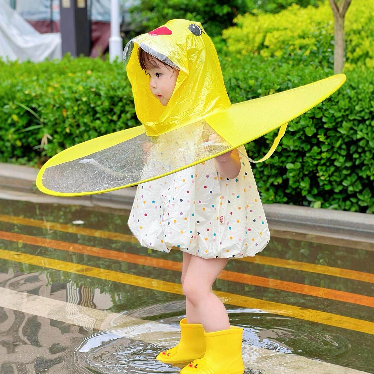 小黄鸭飞碟雨衣儿童外穿斗篷式雨披宝宝雨伞幼儿园户外头戴式伞帽