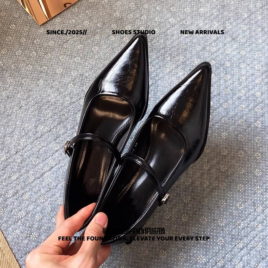 晋江原产地女鞋法式通勤粗跟珍鞋尖头浅口中跟一字带复古单鞋女