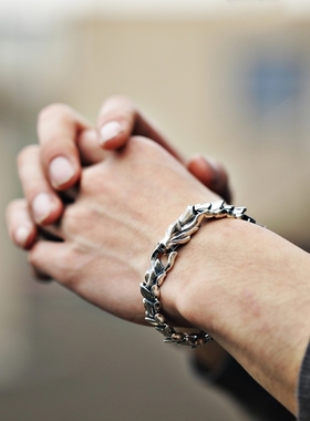 简单大方龙骨小设计风生肖手环