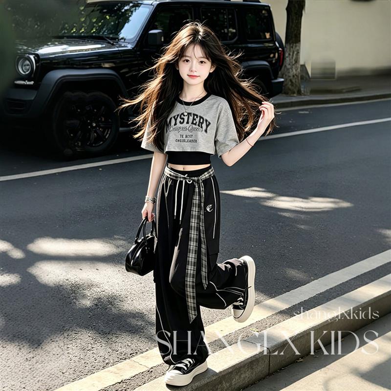 2026新款今年流行爆款女童高级感夏套装小女孩独特漂亮夏天工装裤