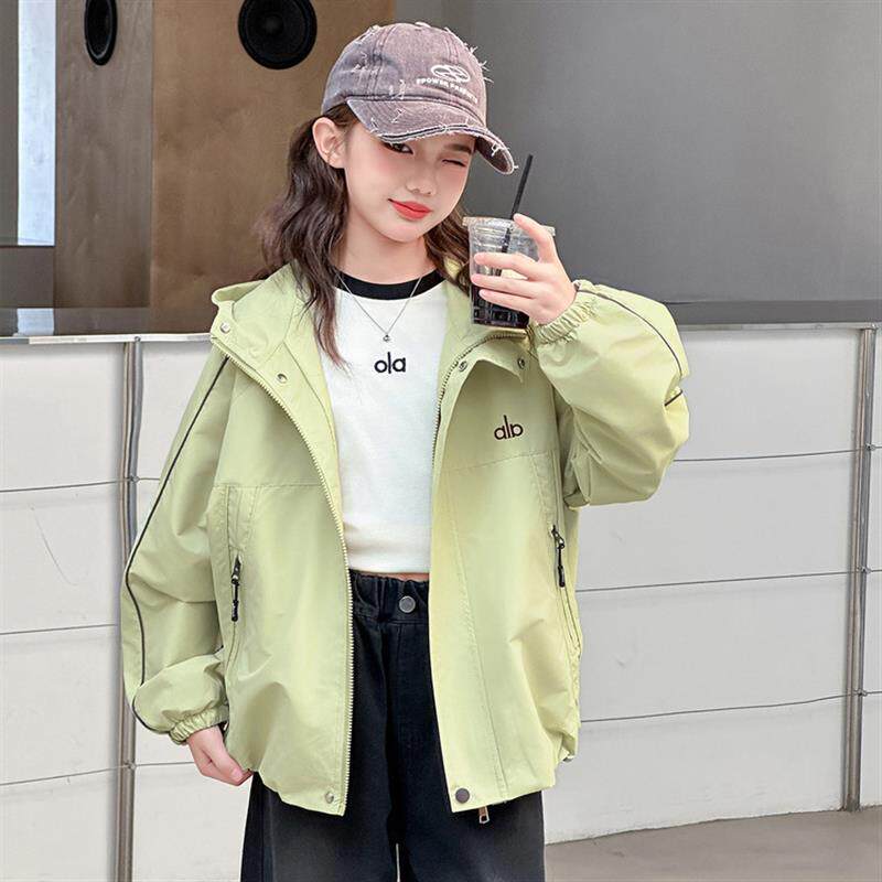 女童外套2025新款春秋款儿童秋季洋气炸街连帽上衣大童秋装冲锋衣