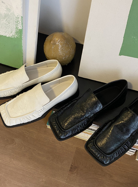 Flapper S 细碎光泽软油蜡皮羊皮乐福鞋