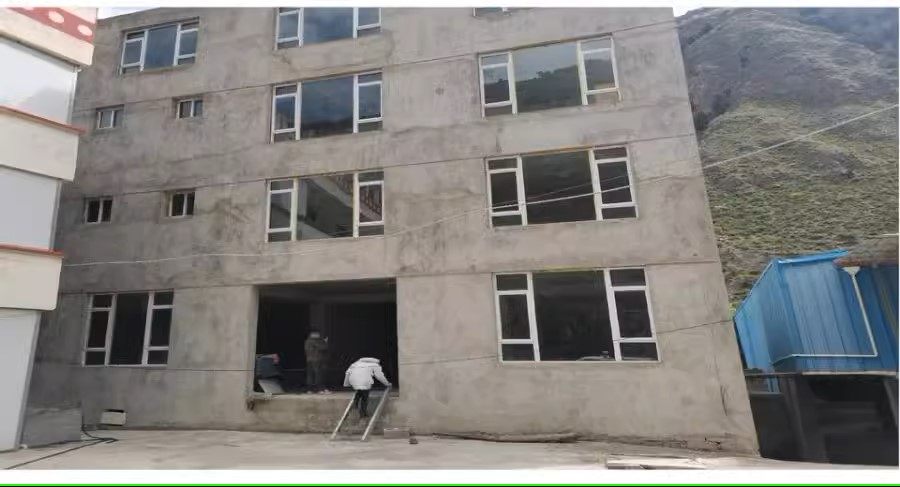 1月13日阿坝有证建筑物、无证建筑物、土地所有权、机器设备及附属设施网络拍卖公告