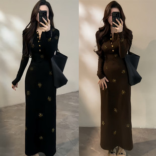 轻奢太阳花烫钻单排扣长袖连衣裙女春季气质修身显瘦内搭直筒长裙