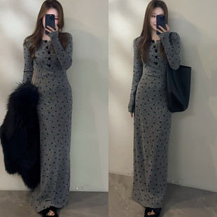 时尚爱心碎花单排扣半开领长袖连衣裙女春季气质收腰显瘦绝美长裙