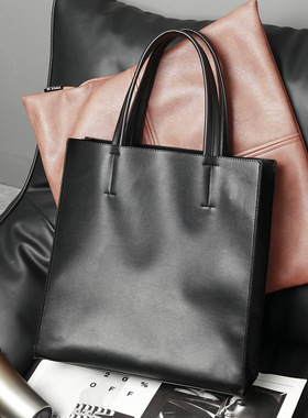 Men's Vertical Handbag, Simple, Fashionable And rendy, Perso