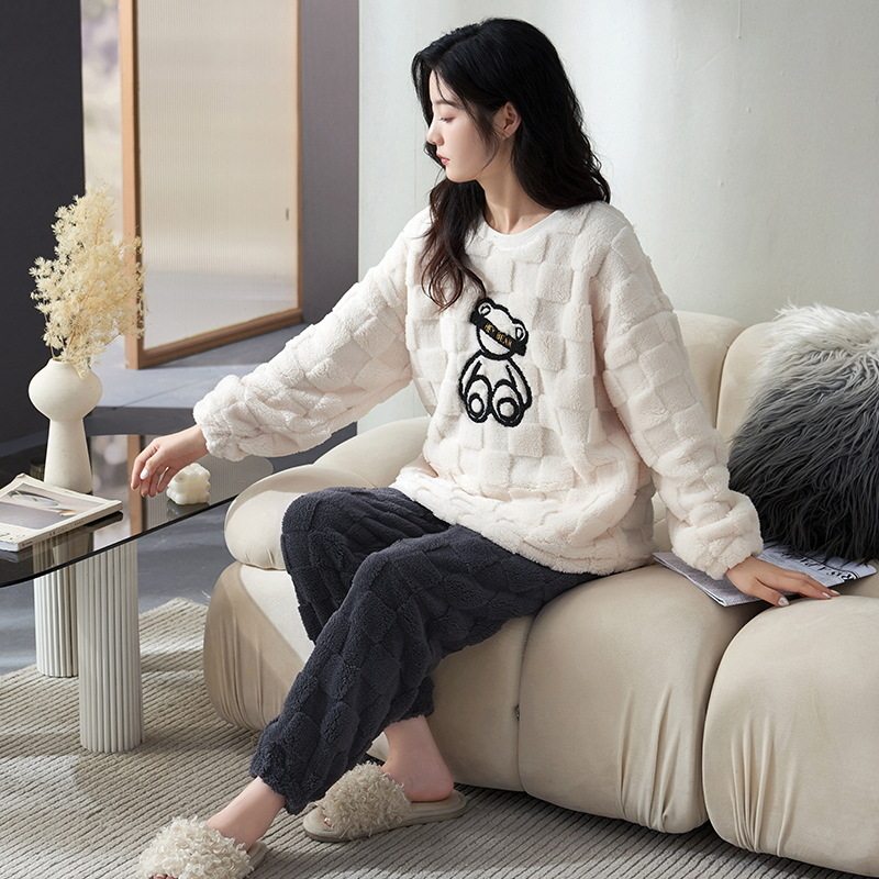 冬季新款珊瑚绒睡衣女保暖加绒甜美休闲法兰绒家居服套装女可外穿