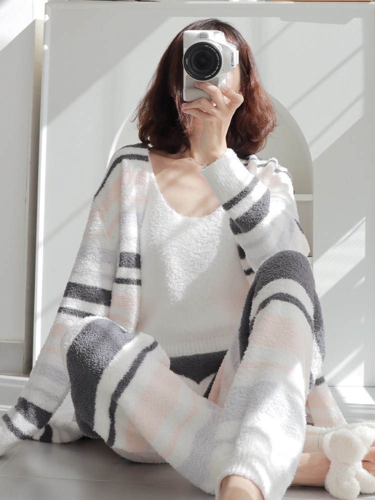 가을 겨울 줄무늬 멜빵 3피스 산호 벨벳 부드럽고 두꺼운 벨벳 홈웨어 세트 여성용 잠옷