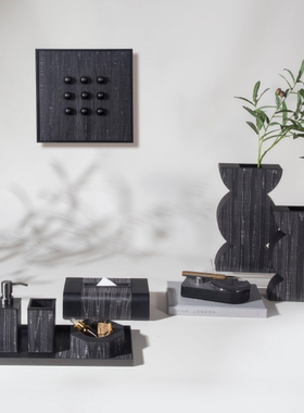 极简现代样板间皮质黑色木纹装饰盒相框桌面托盘花器组合摆件陈设
