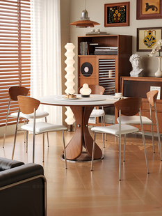 座家花瓣实木餐桌家用法式奶油风高级感设计师新款岩板圆形饭桌子