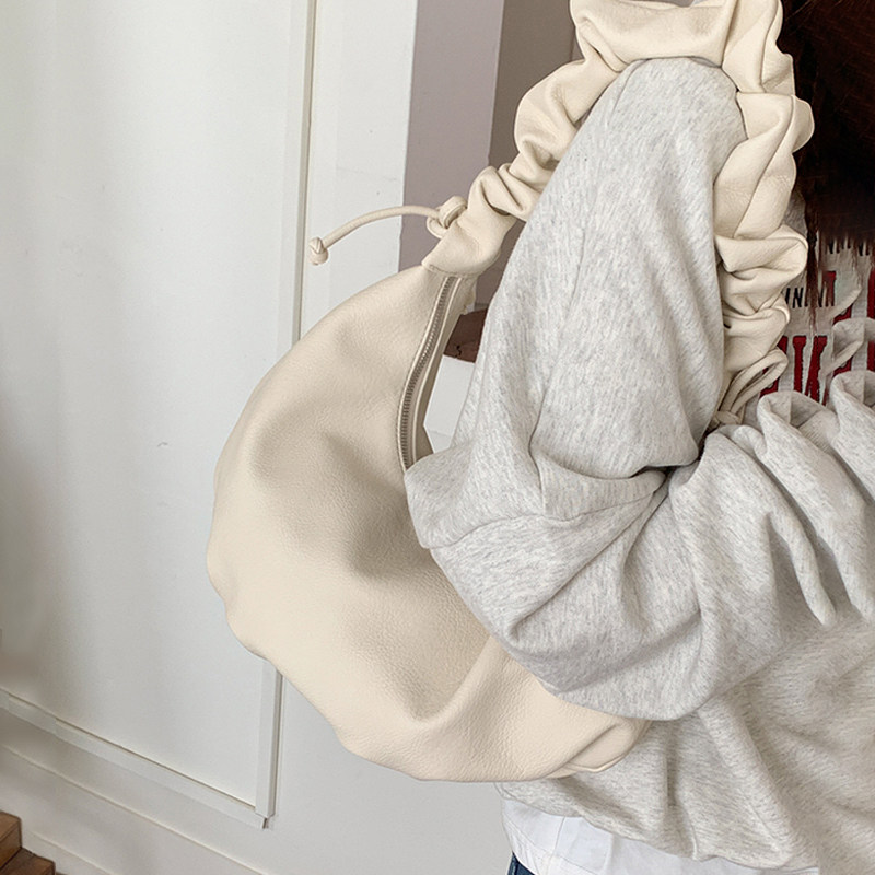 韩版时尚女士包包2026新款褶皱饺子包软皮百搭单肩包通勤斜挎包