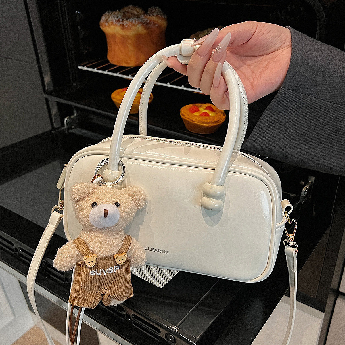 包包女式2026新款可爱小熊挂件保龄球包时尚百搭手提包日常通勤包