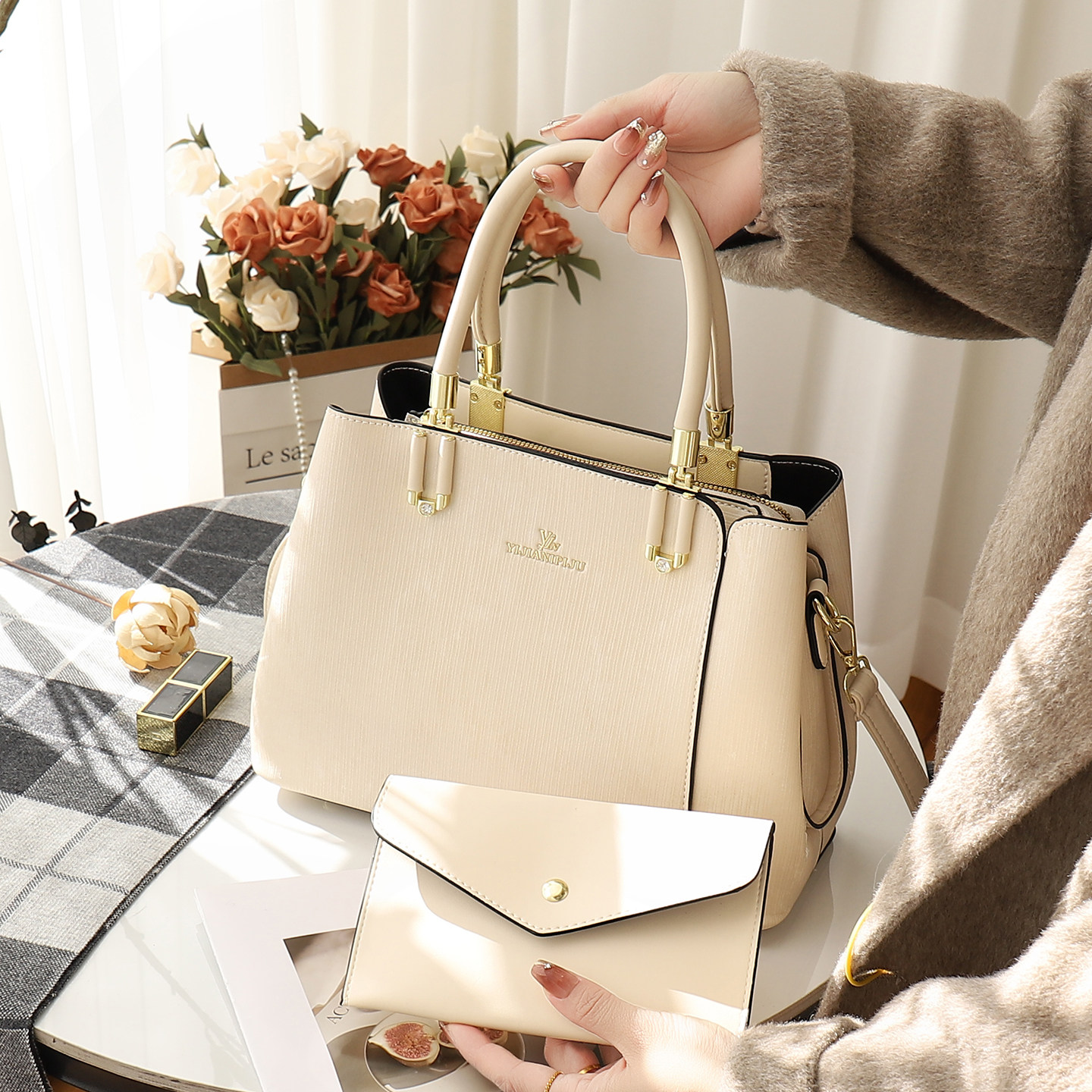 女士手提包2026新款大气简约通勤单肩包大容量百搭气质斜挎妈妈包