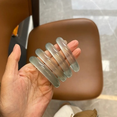 冰透种石英岩玉手镯蓝水天