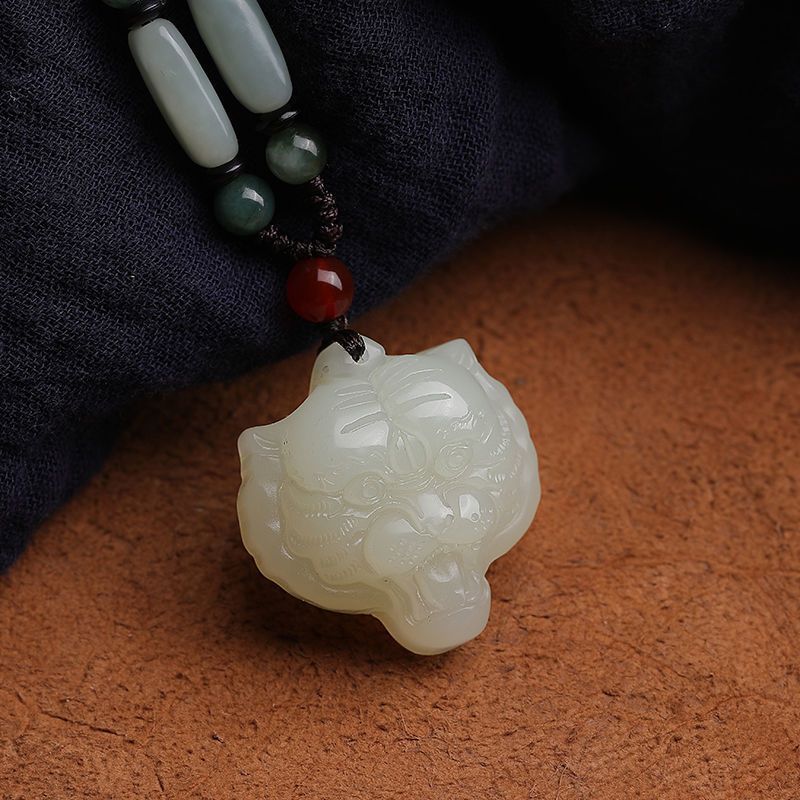 白玉虎头玉石虎年吊坠生肖虎毛衣链真玉佩玉石玉坠男女款项链