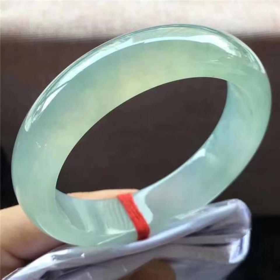 天然玉镯女款浅绿冰透油青色气质送妈妈送闺蜜平安镯石英岩玉镯