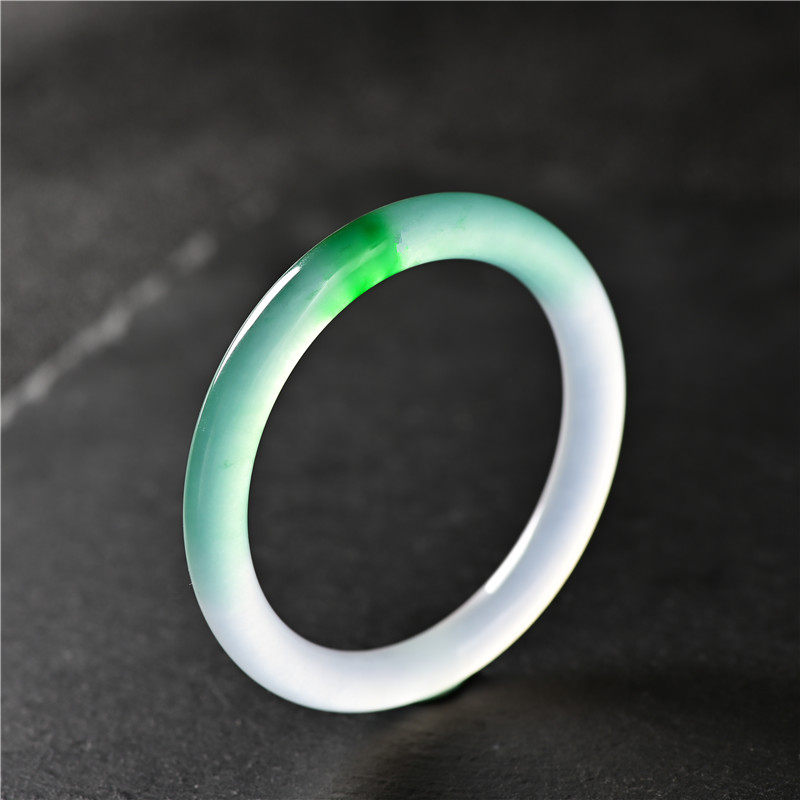 玉石匠翡翠色细圆条绿手镯女款冰种白底飘绿玉镯子时尚旺夫手饰