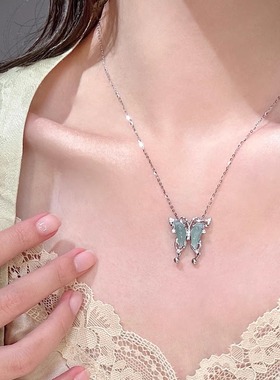 蓝水翡翠福蝶项链女新中式