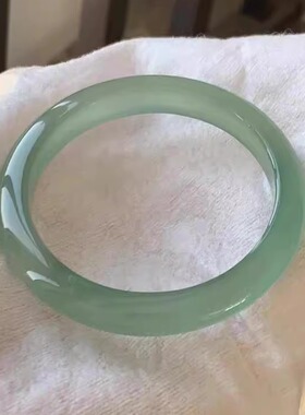 冰种青绿色玛瑙玉髓油镯子