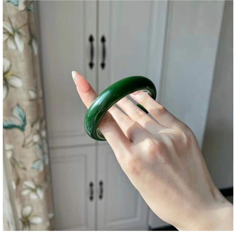菠菜绿手镯碧玉女晴水扁条