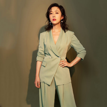 牛油果绿职业西装套装女艺考播音主持人正装演讲服装上镜比赛西服