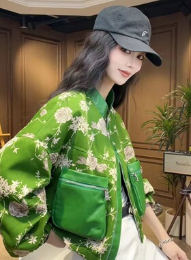 复古气质2025秋新款绿色印花时尚防晒拼接洋气短款拉链上衣外套女