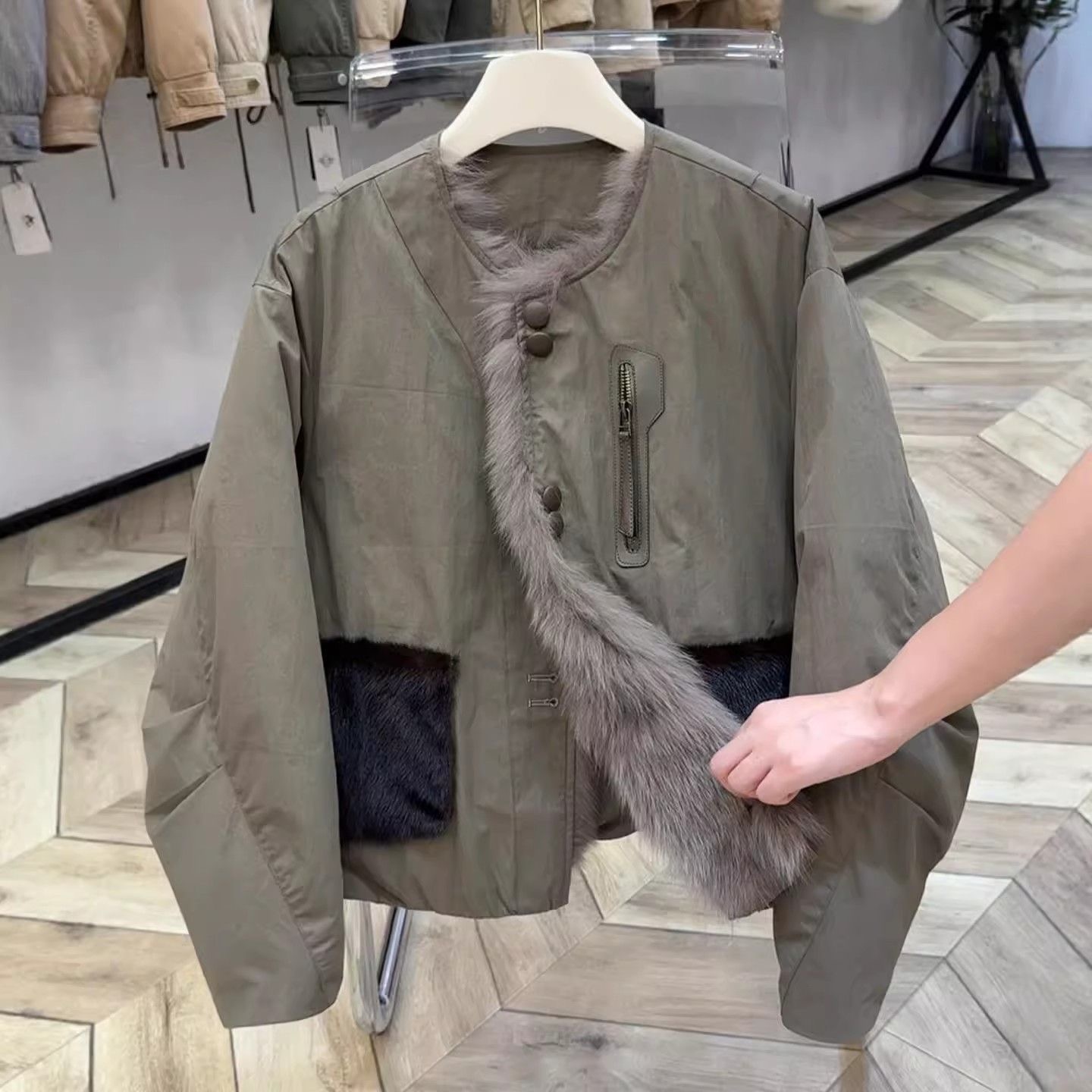 韩系绿色显瘦棉服派克服外套女2025冬季小个子独特漂亮保暖棉袄潮