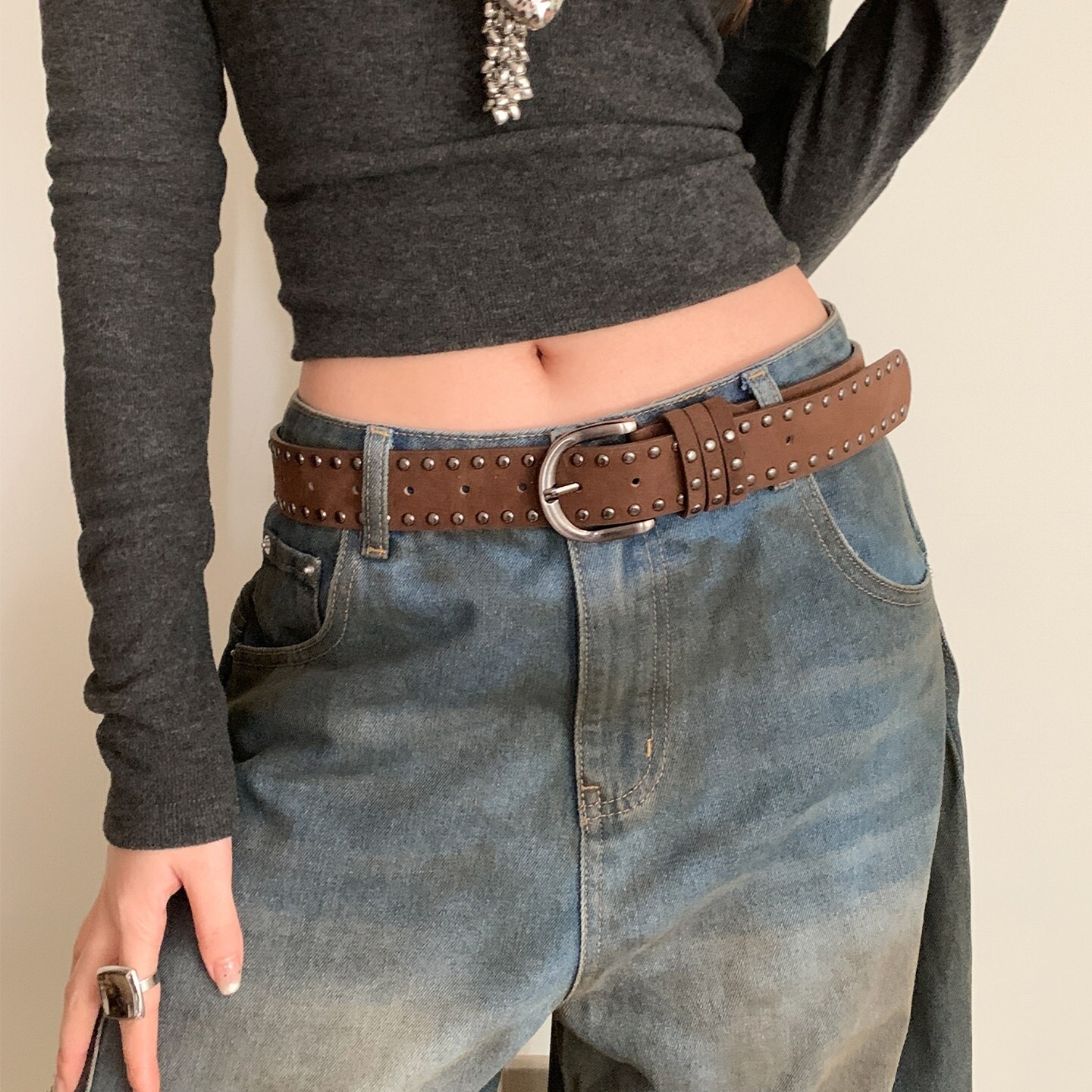 复古麂皮绒铆钉棕色腰带女小众美式设计感皮带配裙子牛仔裤带装饰